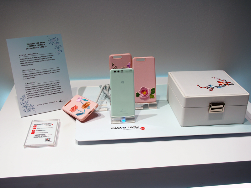 中国人デザイナーのラン・ユーとコラボしたモデル