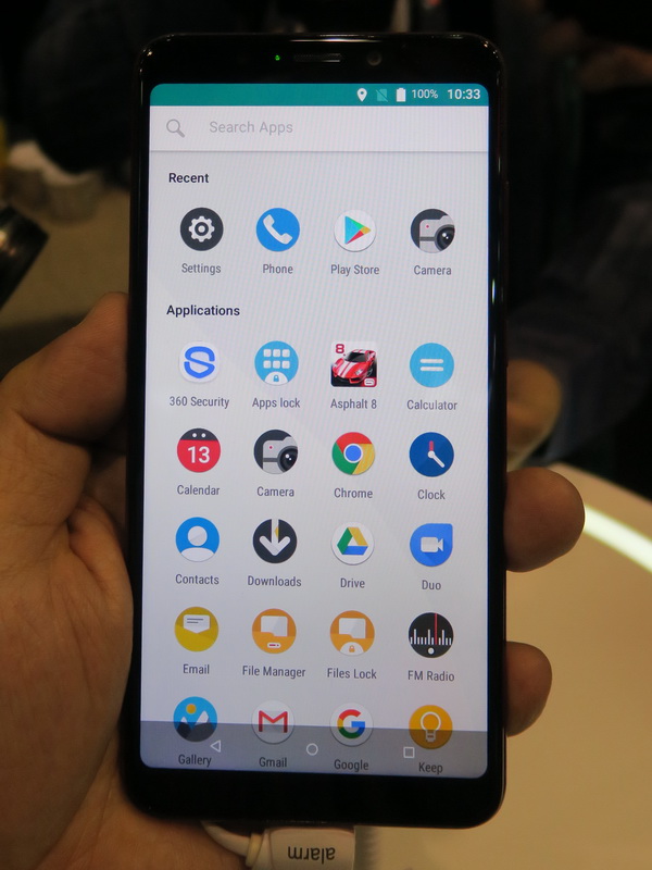 ホームアプリ、アプリ一覧などのユーザーインターフェイスはAndroid標準に準拠