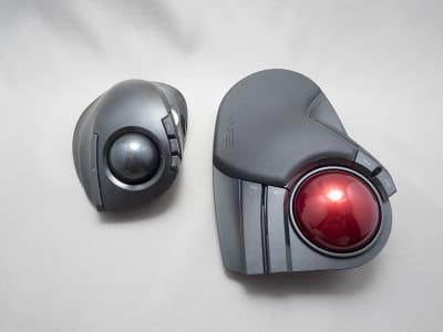 デカァァいッ！ トラックボール「HUGE」 - ケータイ Watch