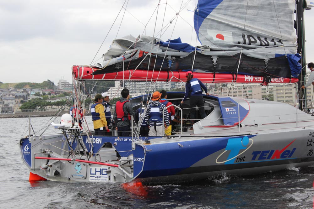 デッキは10人ほどでわりとギリギリ