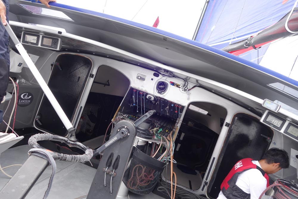 カメラを水平にしてるとこのくらい斜めになる