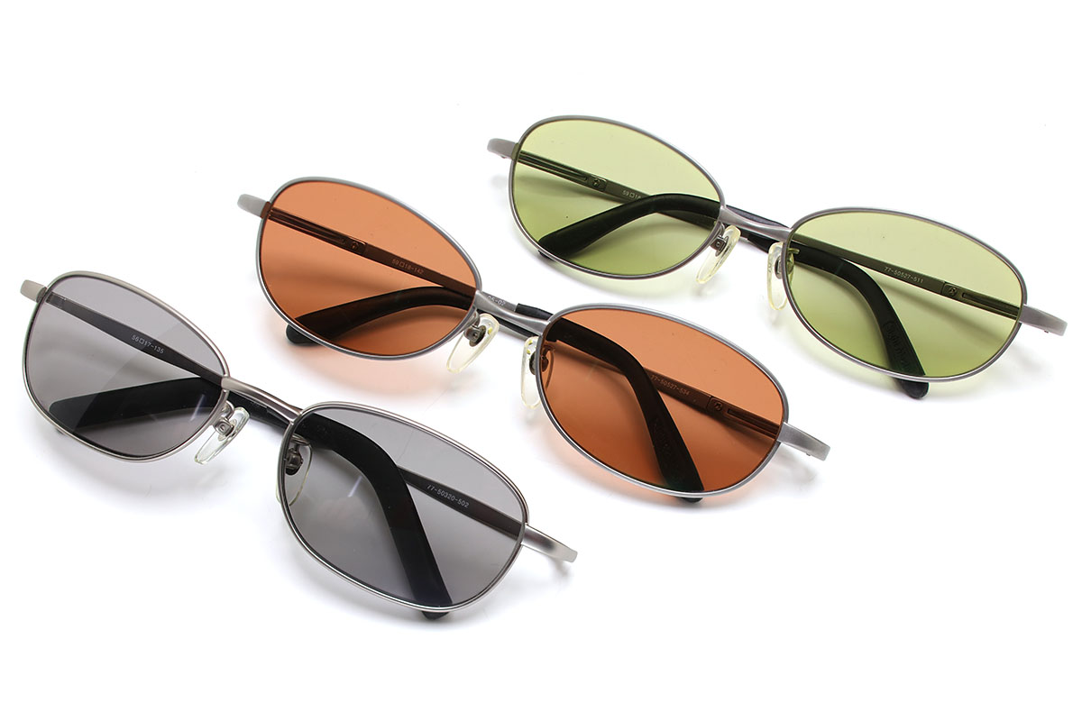 ティムコの「サイトマスター」。釣り用という方向性の偏光サングラスです。釣りの状況や時間帯によってカラーを使い分けています。3万円前後と少々高価。