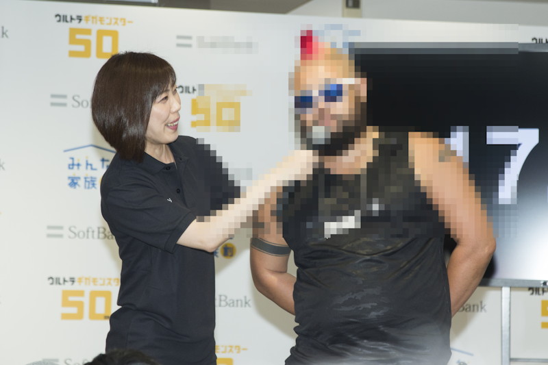 司会の質問に答える通称“ビッグウェーブ氏”