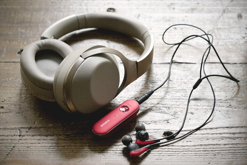 この夏よく使ったヘッドフォン「MDR-1000X」と、イヤホン「MDR-EX31BN」