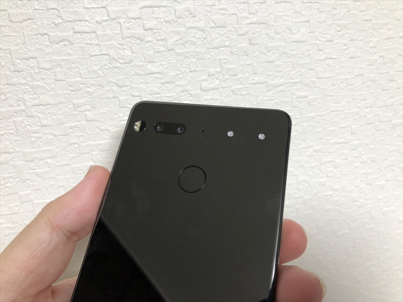 いろいろあって「Essential Phone」をようやく開封