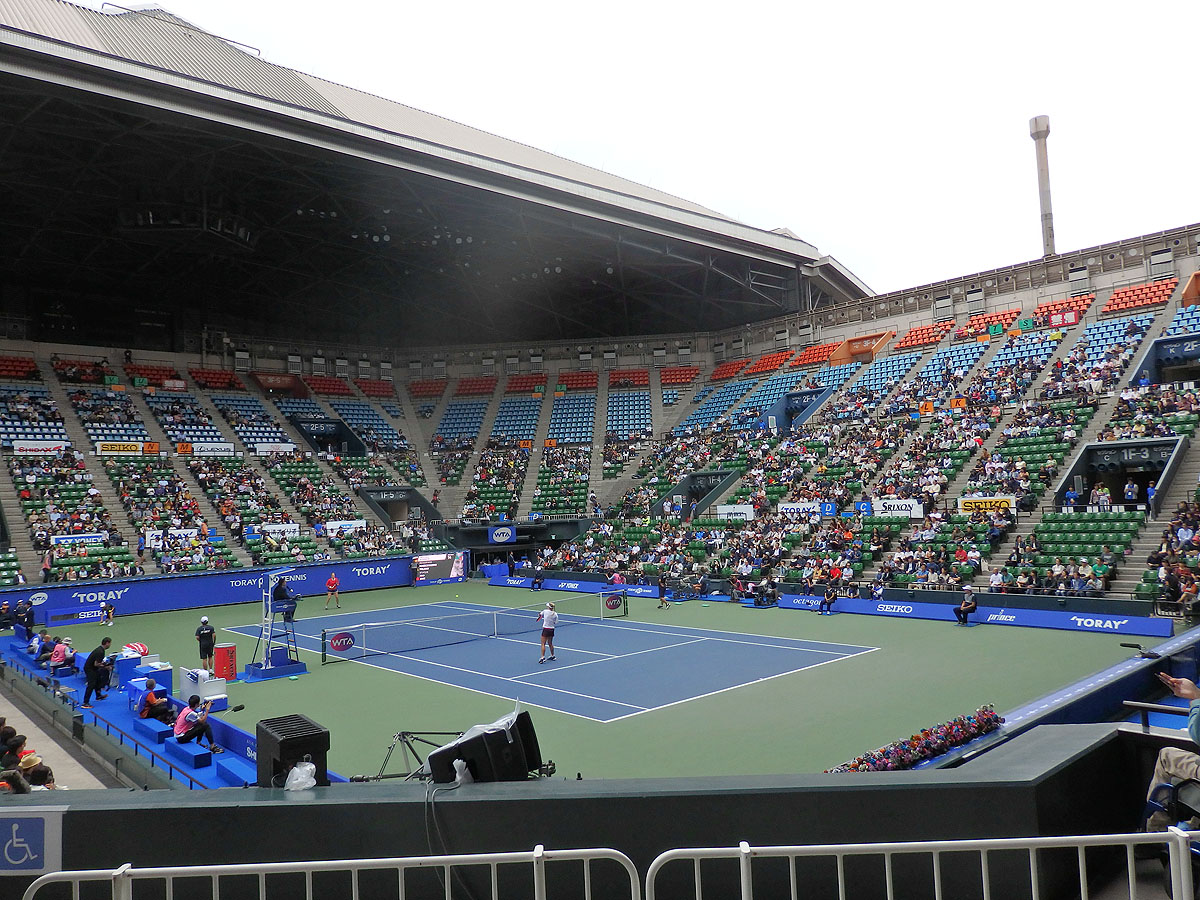 スタジアム内、テニスコートを囲むようにして緑色の席がSS席以上、つまりWi-Fiの今回のマルチビューイングのカバーエリアだ