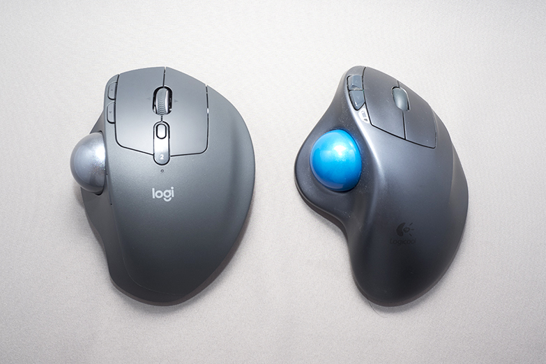 前モデルとの比較。やや横幅が大きくなったが、サイズ感は大きく変わらない