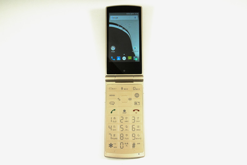 タッチパネルも搭載、テンキーと併用して操作できる