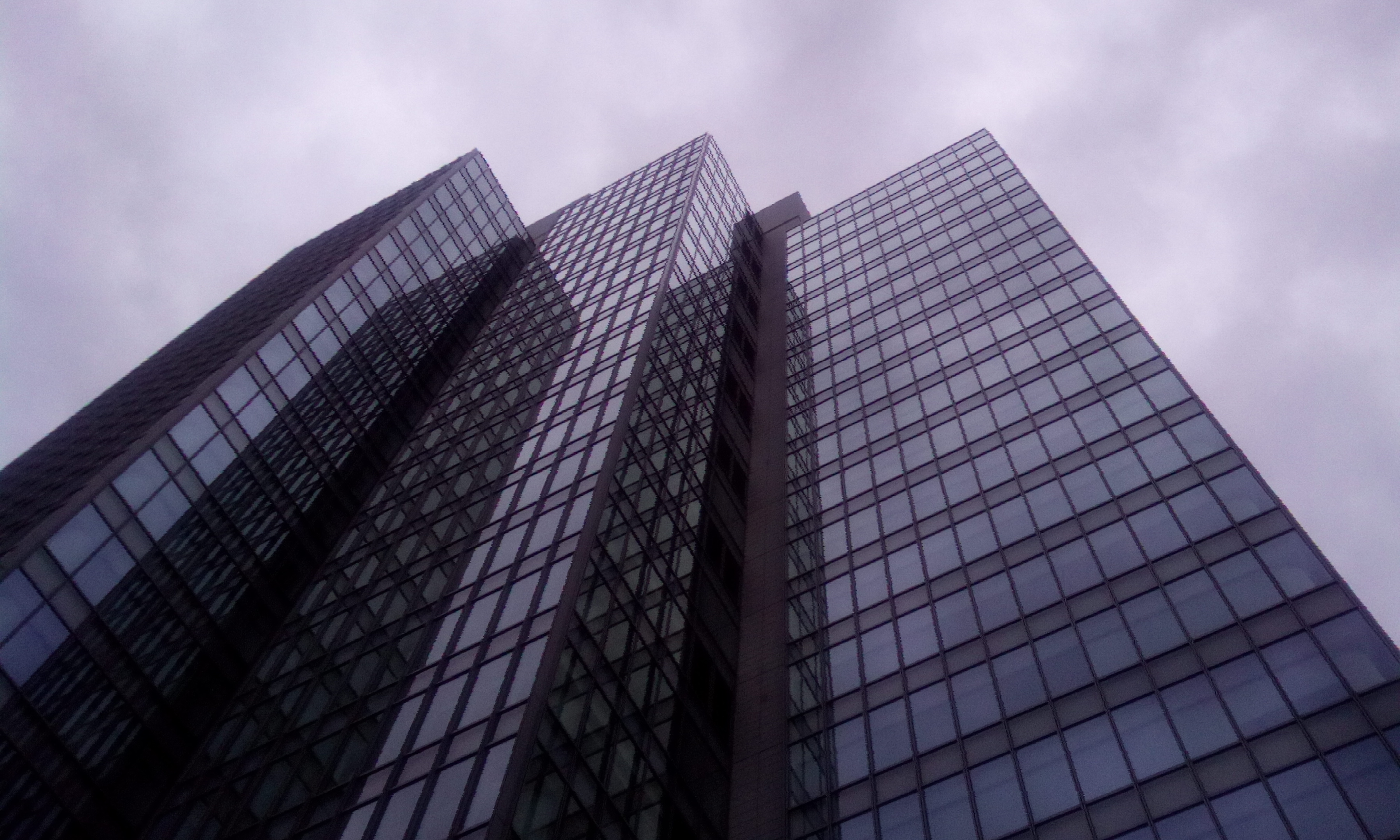 3600ドット×2160ドット。リンク先は無加工