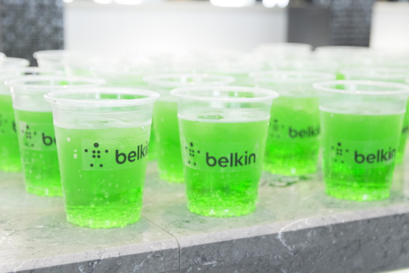 会場にはワイヤレスチャージャー風のクッキーも用意されていた