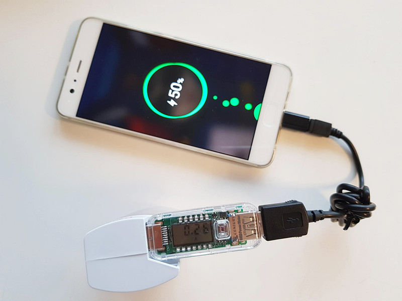 電池残量50％のHUAWEI P10 Plusに充電を開始した