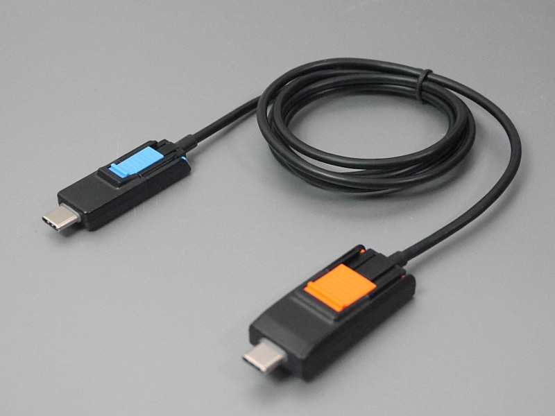 通常は両端Type-Cコネクターのケーブル。ちなみに高速充電を行うUSB PDには非対応