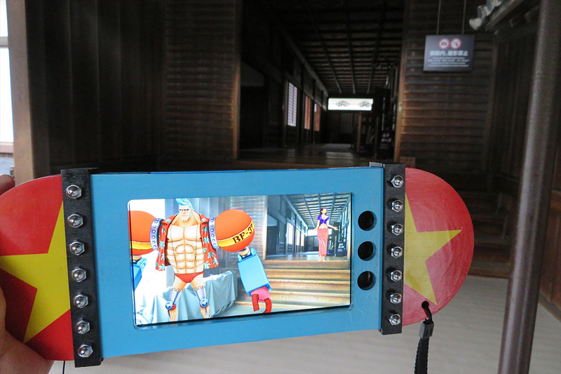 ガイド役はロビン