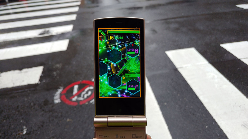 ダブルタップすると拡大表示。Webブラウジングなどにはいいのかもしれないが、ゲームではつらかった