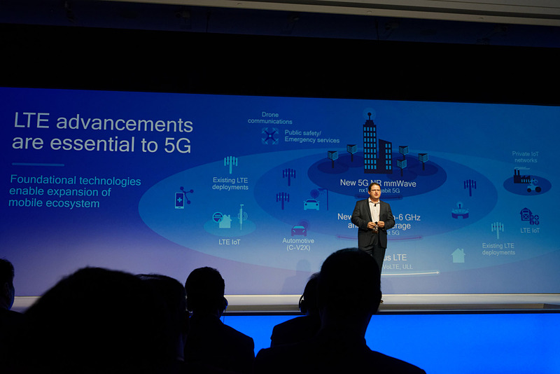 都心部でミリ波帯を、その周辺の広範囲でSub-6GHzを、地方で従来のLTEをそれぞれ利用することが想定されている