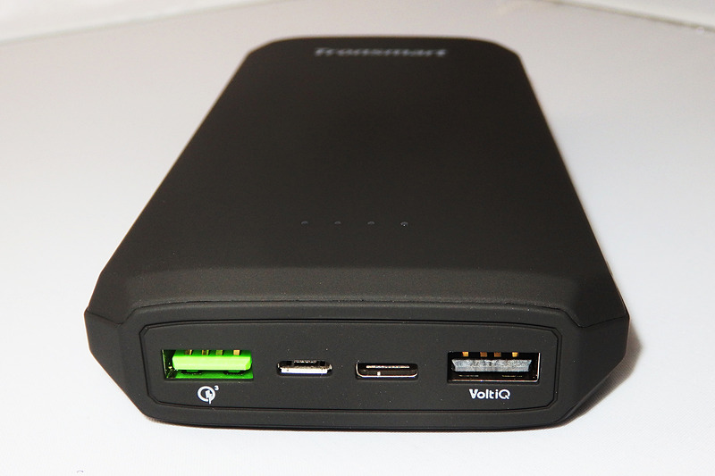 Tronsmartのバッテリーを気に入っていたので、2台目も購入しました。今度は2万mAhの大容量！