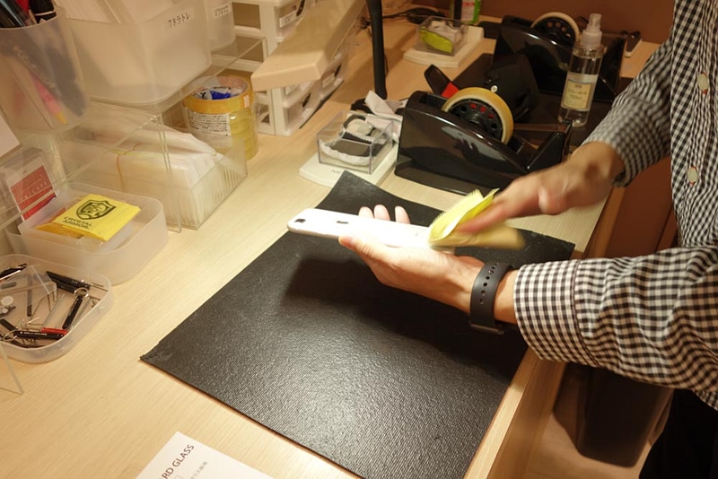 最後にさっと一拭きして完了。鮮やかな腕前でした