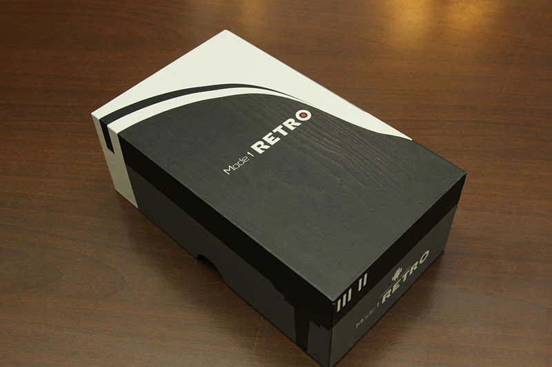 外箱はピアノのイメージ