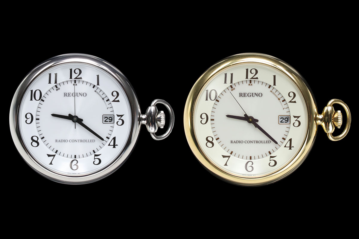 シチズンのソーラーテック電波式ポケットウォッチ。シルバーが「KL7-914-11」で、税別メーカー価格1万8000円。ゴールドが「KL7-922-31」で、税別メーカー価格2万1000円です。