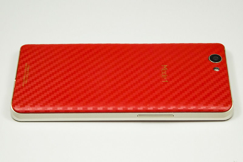 左側面に音量ボタン