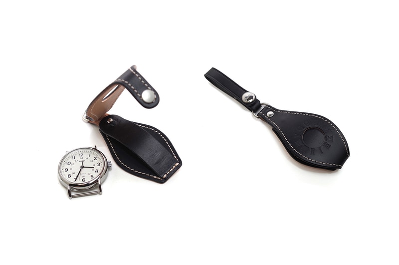 つくりの良い革製ホルダーです。シンプルな構造ですが、腕時計ホルダーとして実用的です。※写真はメーカーサイトより抜粋/ホルダーに時計は付属しません。