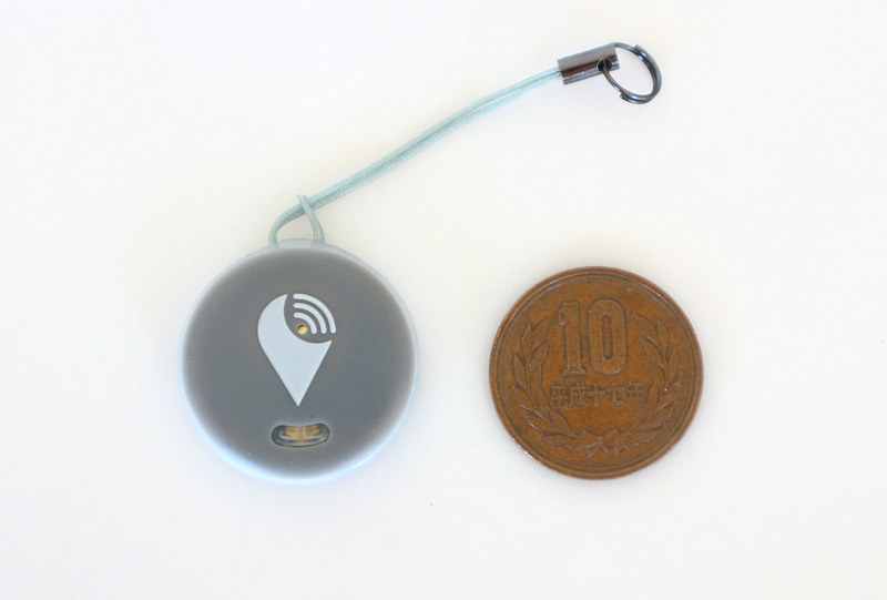 10円玉をひとまわり大きくしたぐらいの大きさ。