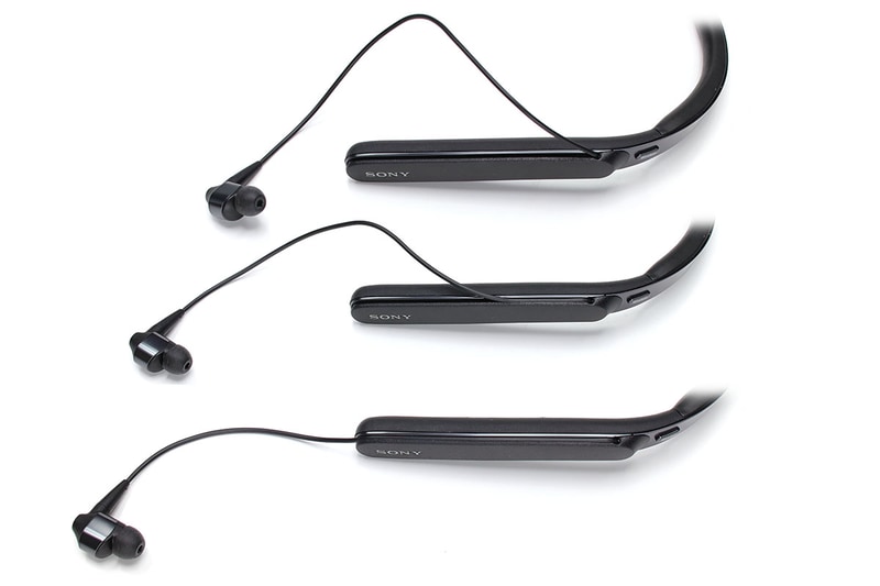 イヤホンにつながるケーブルはネックバンドのミゾに収まるようになっています。ミゾは表から裏まで続いていて、ケーブルを3cm程度残して全て収納可能。こうして付属ケースに入れれば、ケーブルが絡むこともありません。