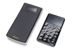 カードサイズ携帯電話「NichePhone-S」に惹かれて - ケータイ Watch