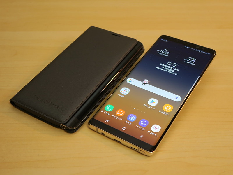 2014年10月発売の「GALAXY Note Edge」（左）以来、3年ぶりの復活となった「Galaxy Note8」（右）
