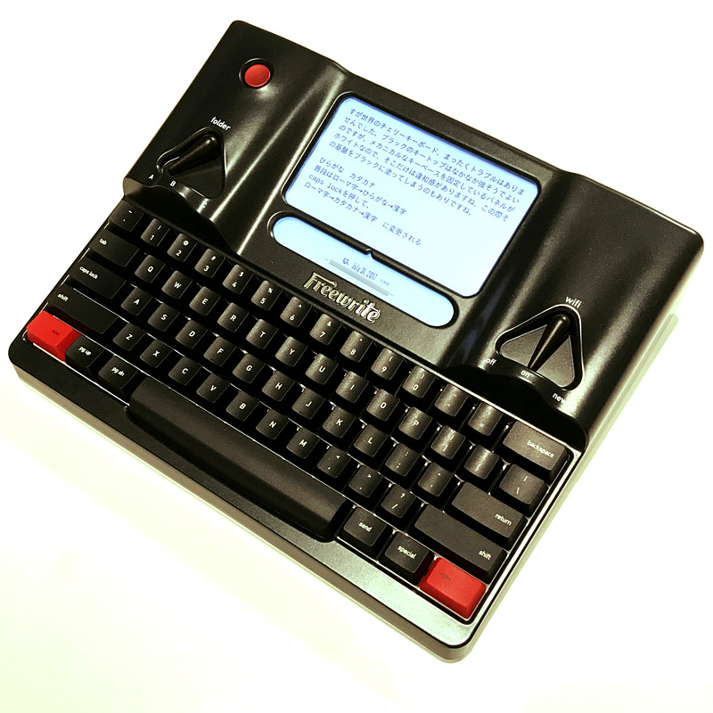 決して世界に1台ではないが、きわめてカスタマイズ感の強いFreewrite。ゲーマーがカスタムキーボードにハマる心境をほんの少しだけ理解できた