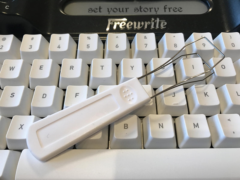 ほとんどのキーの引き抜きはキープラーさえあれば超簡単にできる