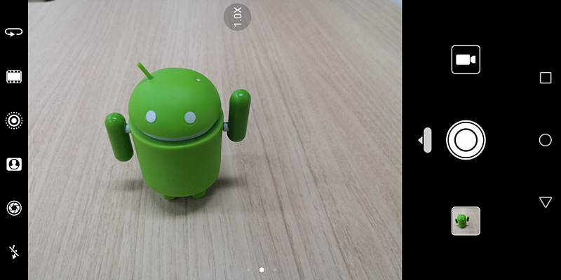 ワンタッチで2倍ズームに切替