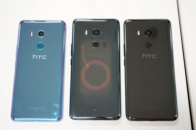HTC U11+