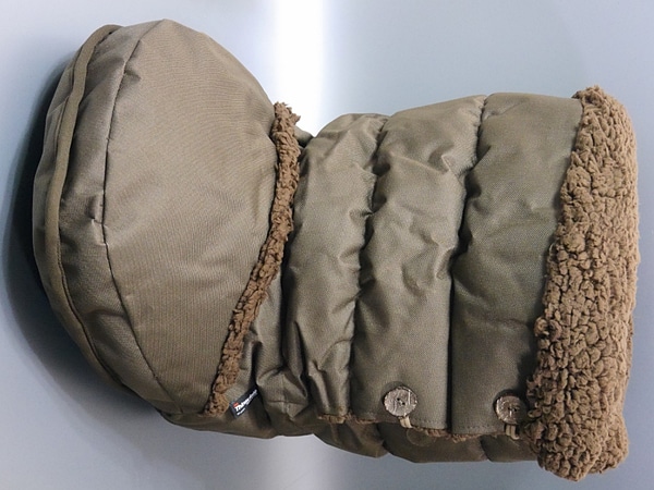 全体像。普通のボア付きブーツに見えるが、スケール感が少々おかしいように見える