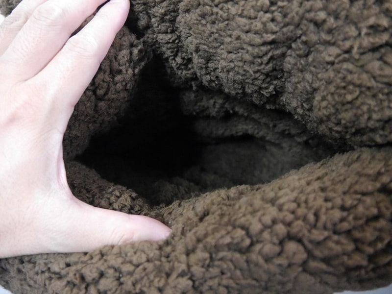 内側までボア素材で覆われており保温性は高い。使ってみた限りではそう蒸れることもない