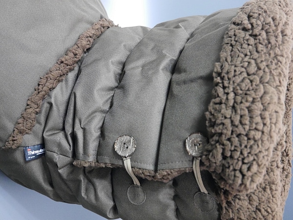 口を締めることもできるが、締めなくても十分な保温性がある