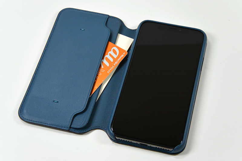 筆者はクレジットカードが使えるお店で利用可能な、au WALLET プリペイドカードを入れています