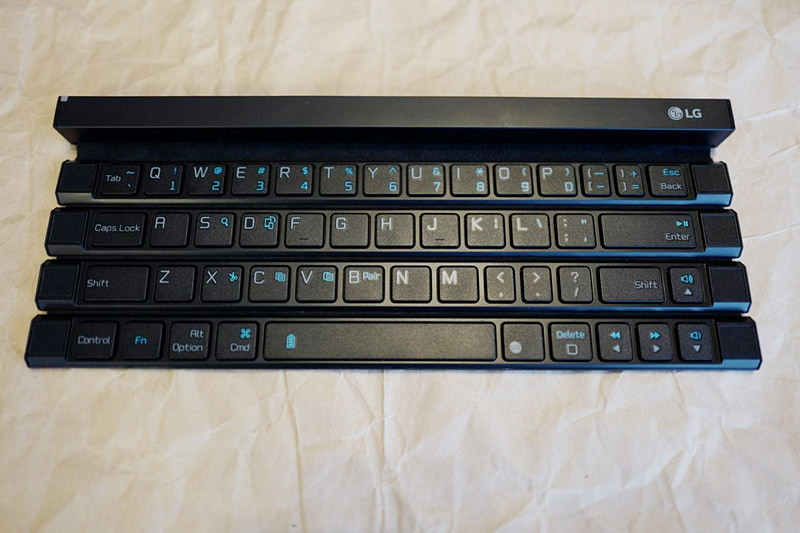 一世風靡したLG社のRollyキーボードは縦型に折りたたむ変態キーボードだった