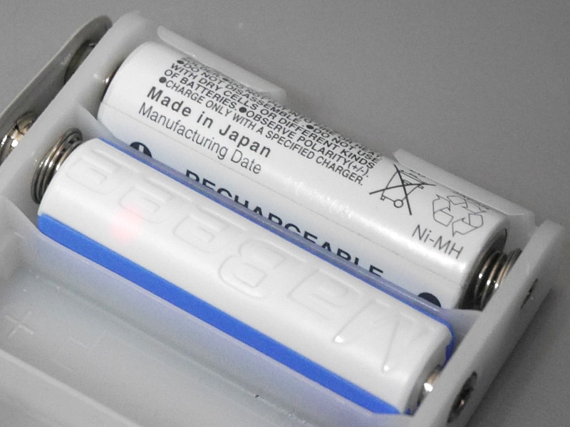 使い方は一般的な単3電池と同じだ。なおひとつの機器に本製品を2つ以上使うことはできないので、複数本を使用する機器では、残りは通常の単3電池を利用する