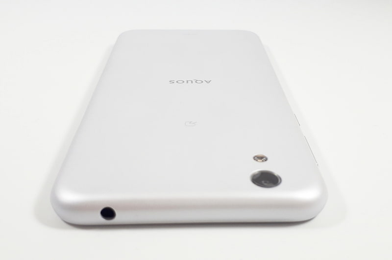 上部にイヤホンジャック