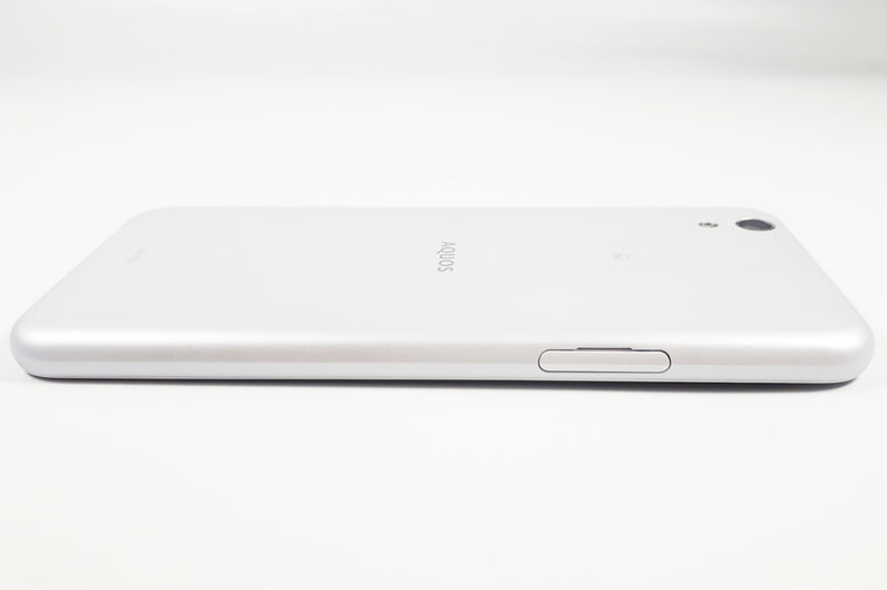 前面下部に指紋センサー、ホームボタンの代用にできる