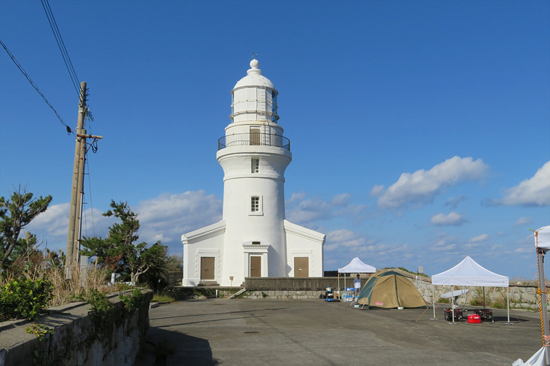 屋久島灯台の前にピコ基地局を設置