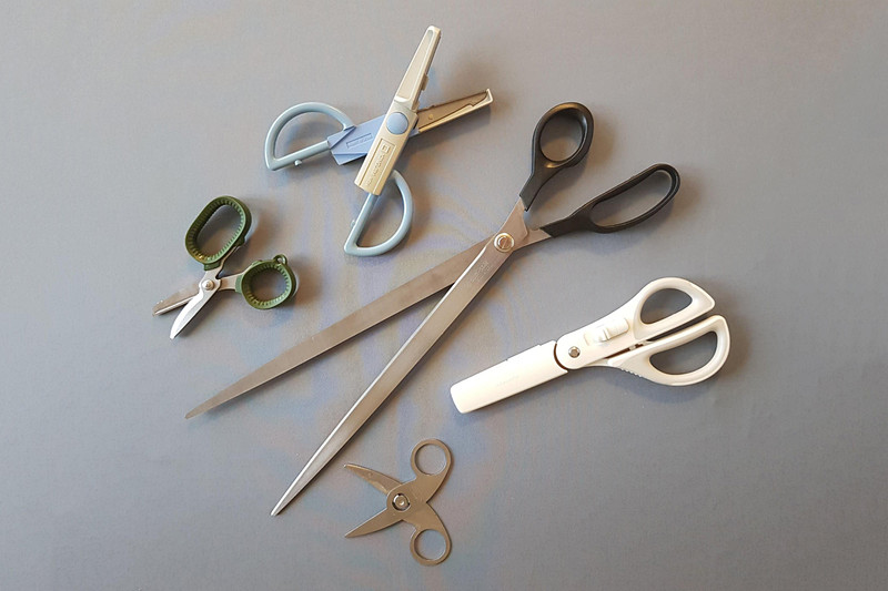 普段は見過ごしがちなハサミの世界だが、そこにもさまざまな工夫や人の自由な発想があってきわめて面白くもためになる世界だ