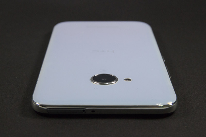 外部端子はUSB Type-C。イヤホンジャックは非搭載