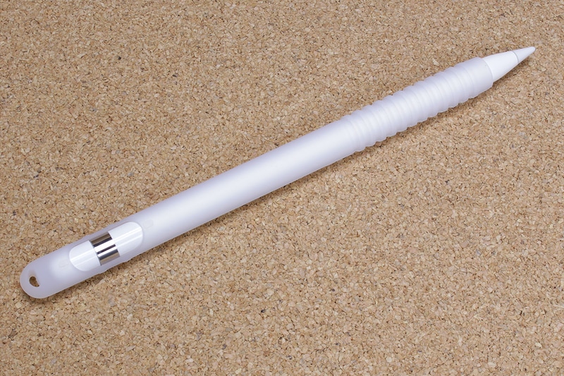 便利に使えたApple Pencil用アクセサリー各種。Apple Pencilの不便さをカバーするような製品を多用しています。