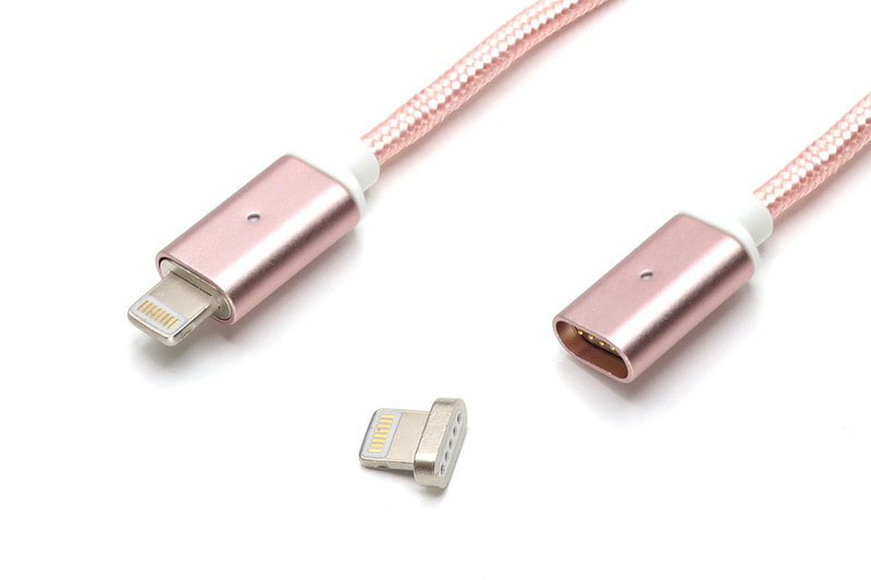 Lightningコネクターの劣化を防ぐグッズ各種をレビューしています。