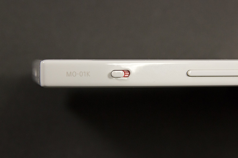 マナーモードスイッチを備える