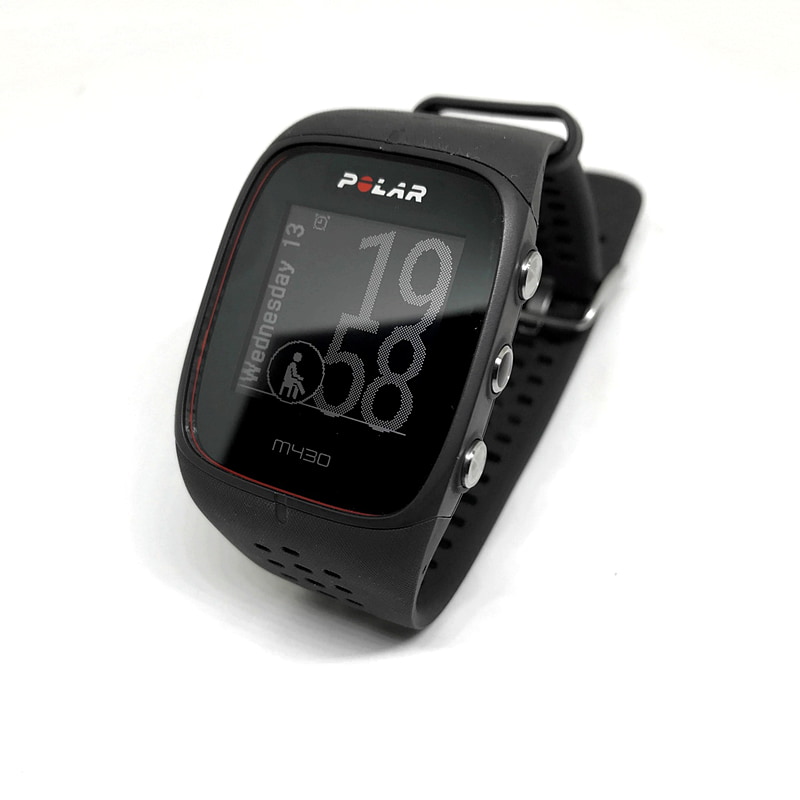 左からポラールの心拍計「Polar OH1」、活動量計「Polar A370」、ランニングウォッチ「Polar M430」