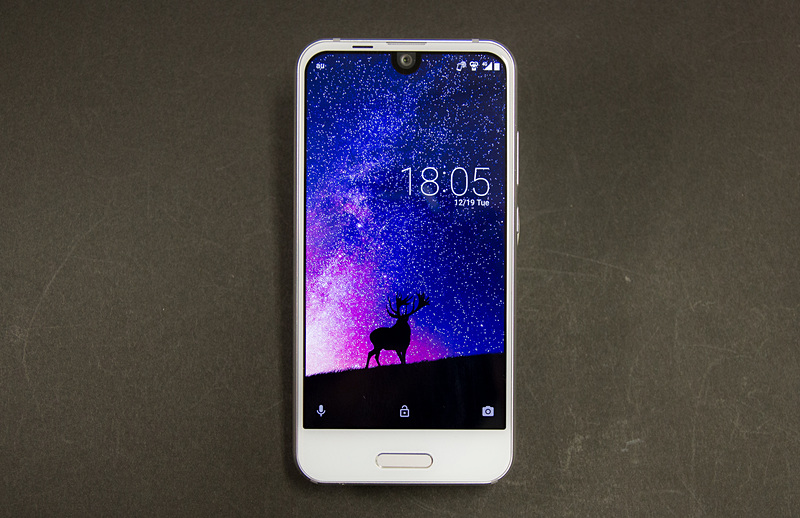 上部にイヤホンジャック