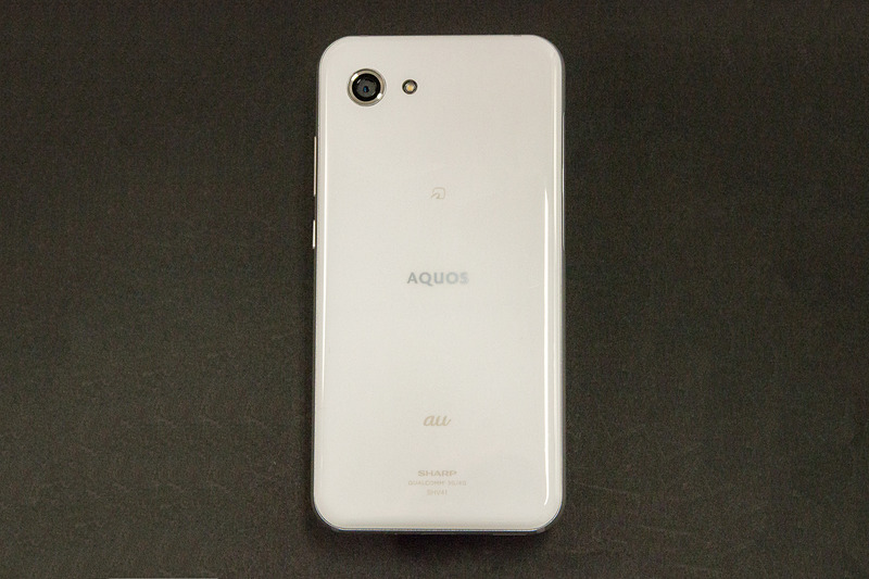 上部にイヤホンジャック